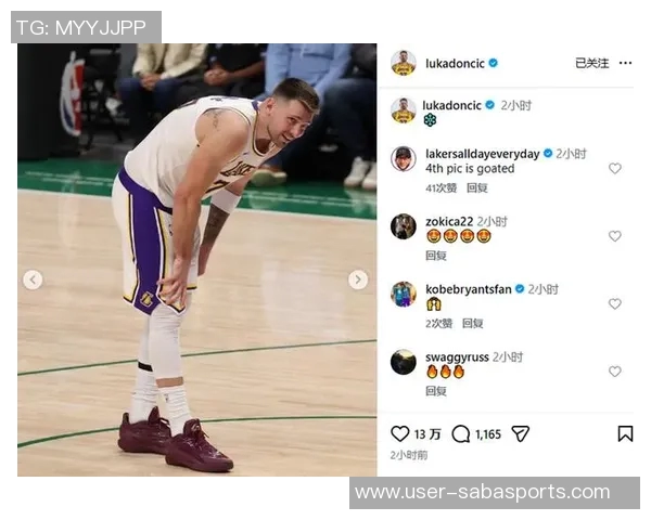 湖人专机顺利起飞前往芝加哥更换机场引发球迷热议