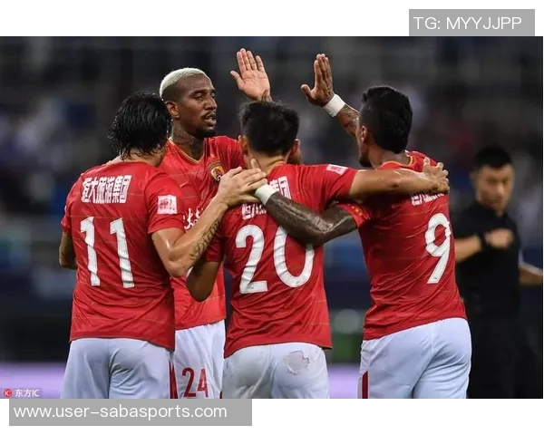 麦克法兰谈红牌事件强调球队纪律性与文化无关并鼓励球员坚持到底